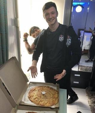 Hope库奇精彩五杀引发热议